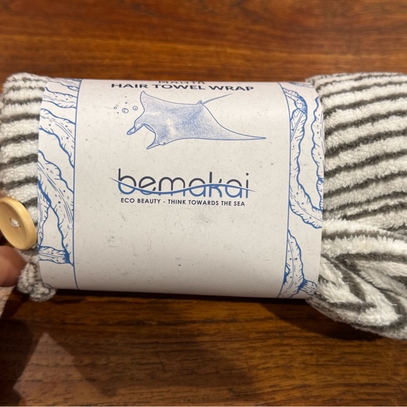 Be Makai Manta Hair Towel White & Gray Wrap - Picture 2 of 7